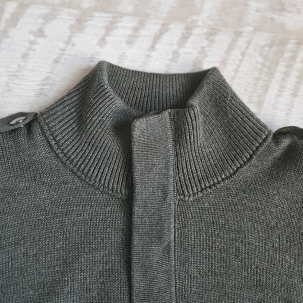Banana Republic Knit Pullover Sweater - Picture 3 of 15